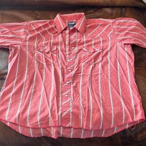 Wrangler Men's Red Striped Short Sleeve Shirt